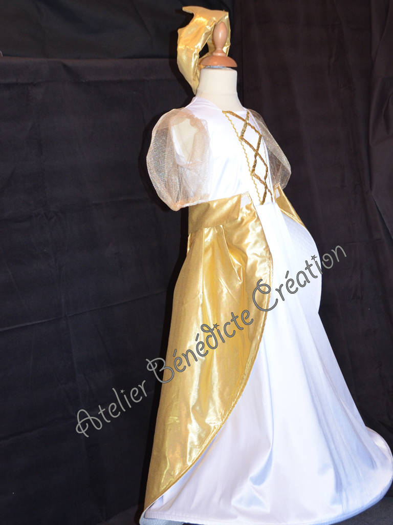 Atelier Bénédicte Création - Déguisement pour fille robe de mariée réversible en robe de princesse créé et cousu à Poitiers 